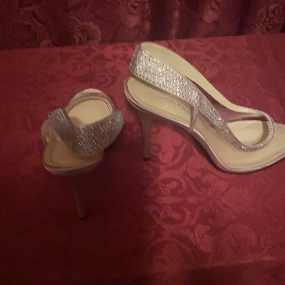 Shoes - Picture 4 of 4